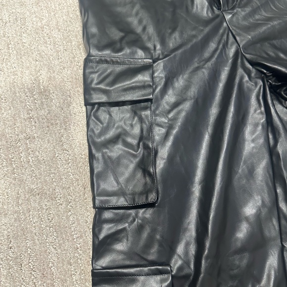 Pleather cargo pants - Picture 6 of 8